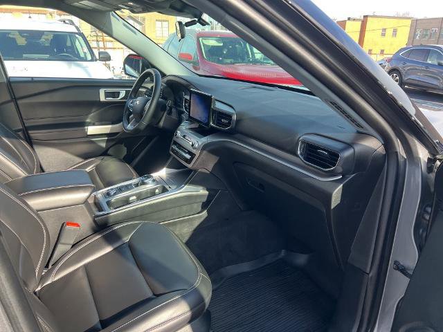 Certified 2022 Ford Explorer XLT w/ Equipment Group 202A image 12