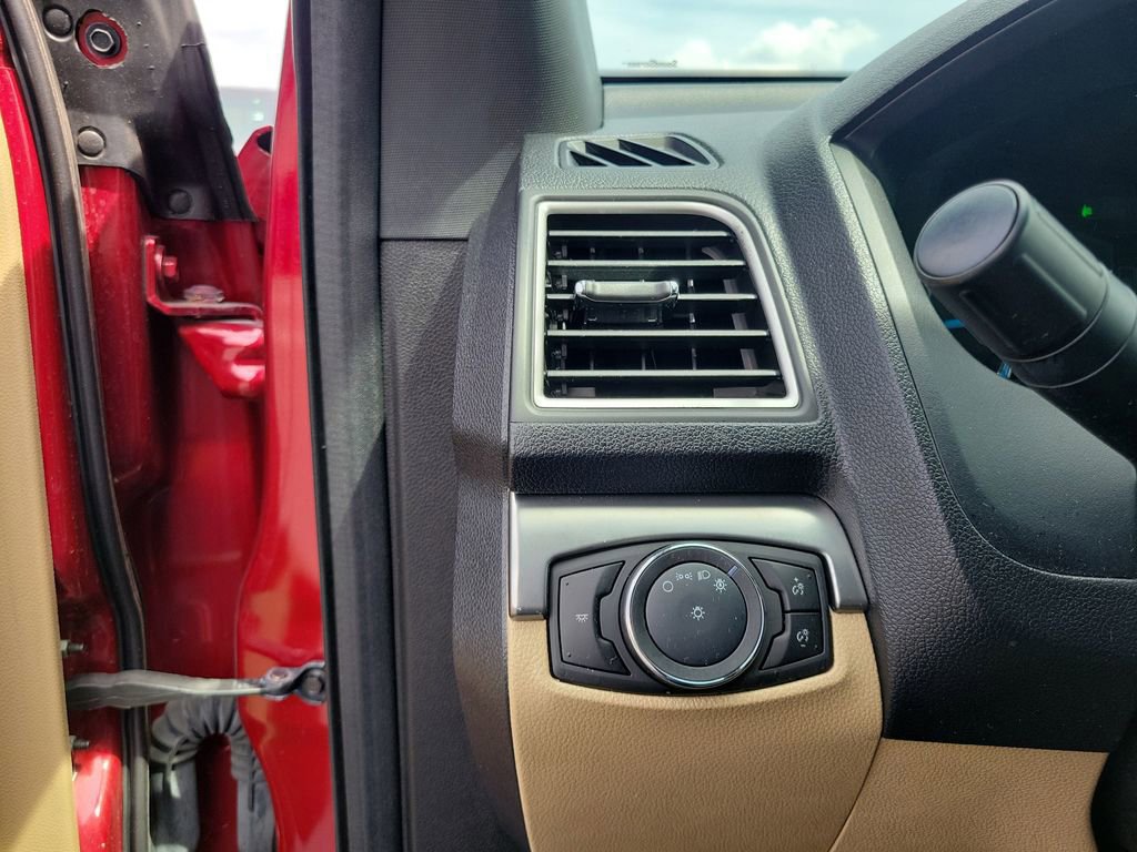 Certified 2017 Ford Explorer FWD image 22