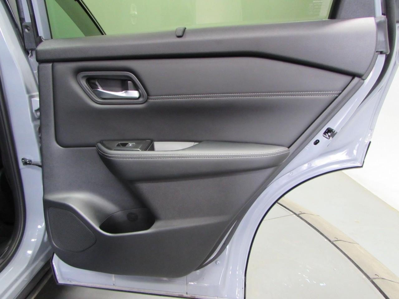 Used 2025 Nissan Rogue SL w/ Tech Package AWD/4WD image 18