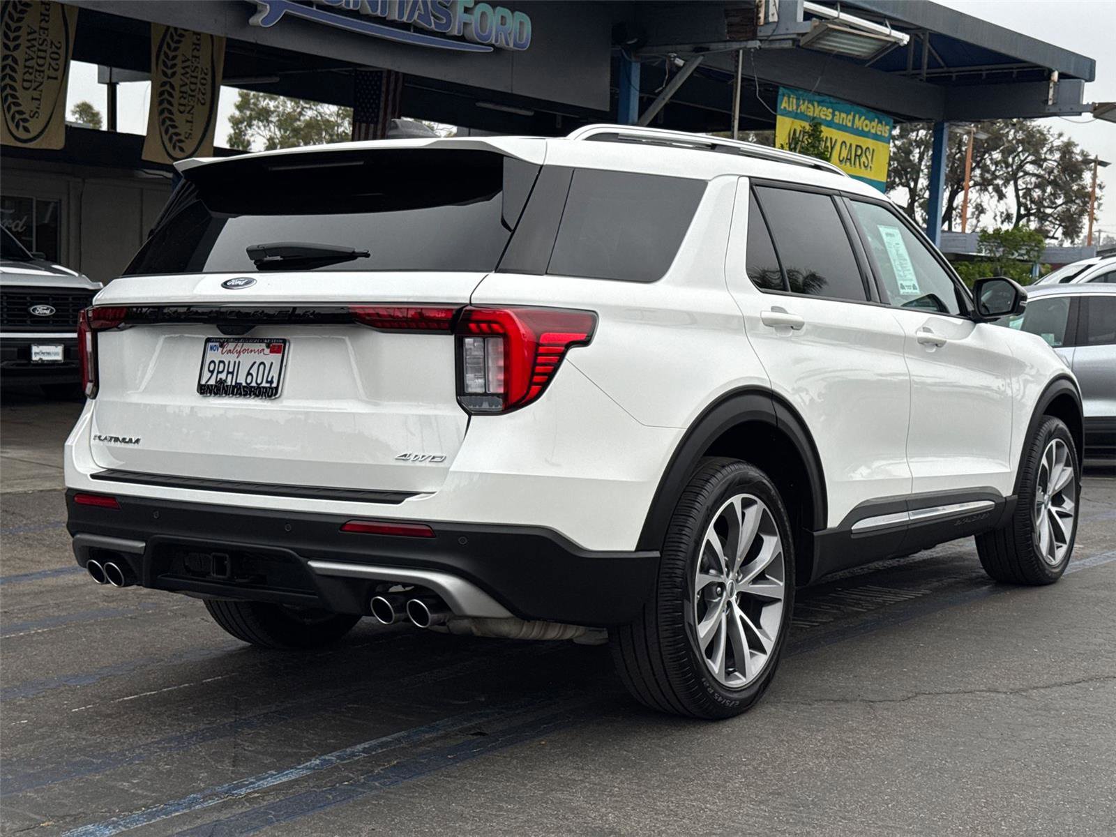 Certified 2025 Ford Explorer Platinum w/ Ultimate Package AWD/4WD image 5