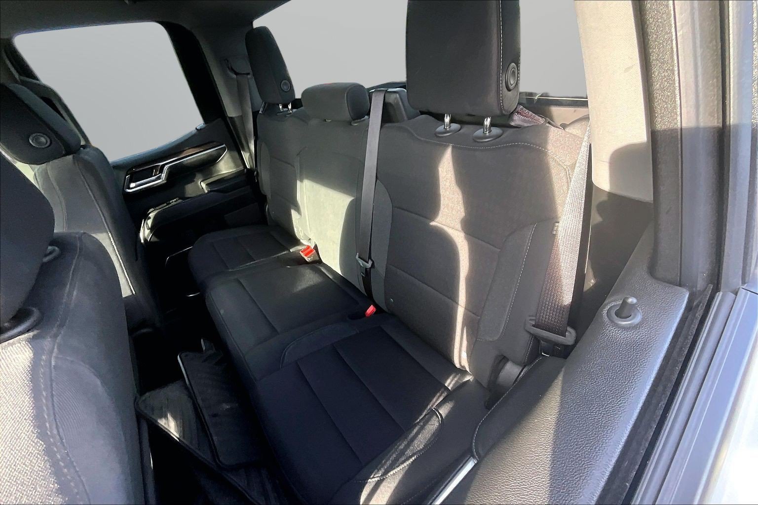 Used 2023 Chevrolet Silverado 1500 LT AWD/4WD image 18