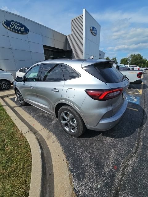 Certified 2024 Ford Escape ST-Line w/ Tech Pack #1 AWD/4WD image 4