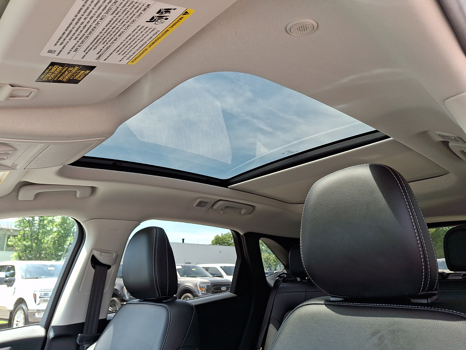Certified 2022 Ford Escape SEL AWD/4WD image 17