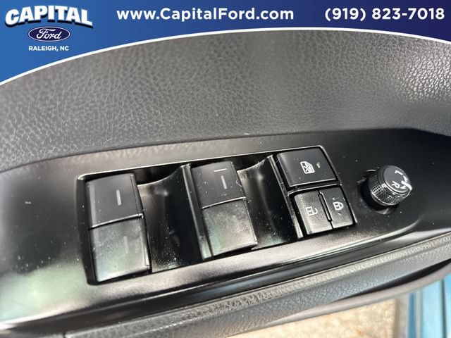 Used 2025 Toyota Camry SE FWD image 21