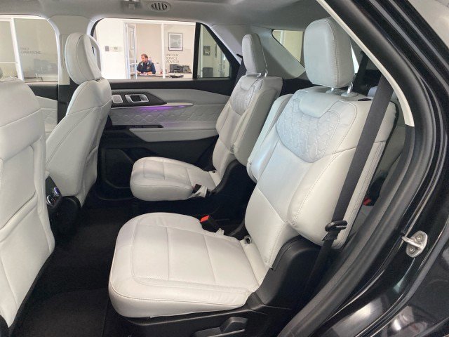 Certified 2025 Ford Explorer Platinum w/ LUX Leather Package AWD/4WD image 10