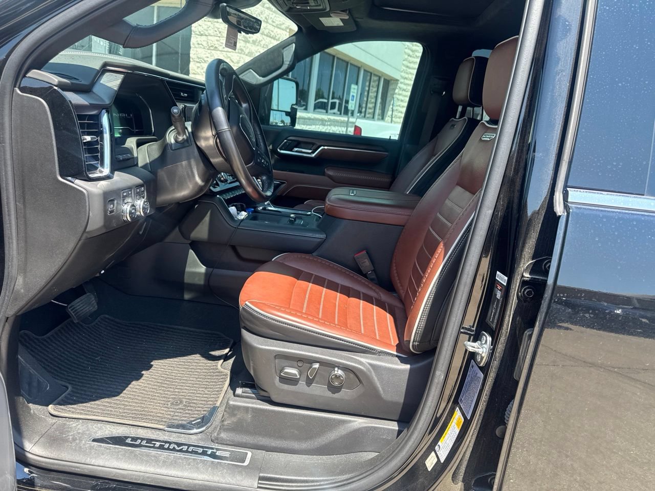 Used 2025 GMC Sierra 3500 Denali Ultimate AWD/4WD image 9