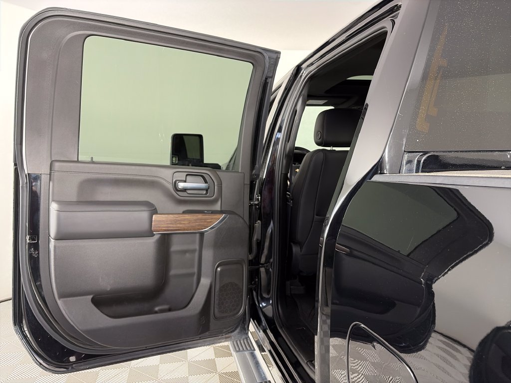 Used 2022 Chevrolet Silverado 3500 High Country AWD/4WD image 12