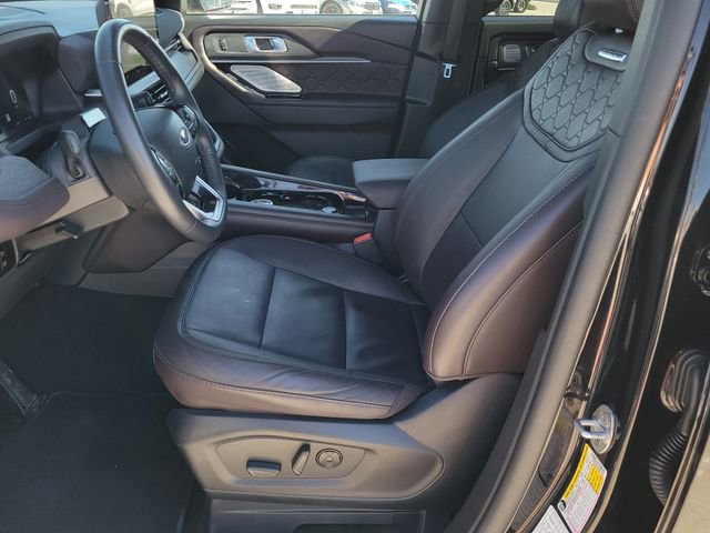 Certified 2025 Ford Explorer Platinum w/ LUX Leather Package image 6