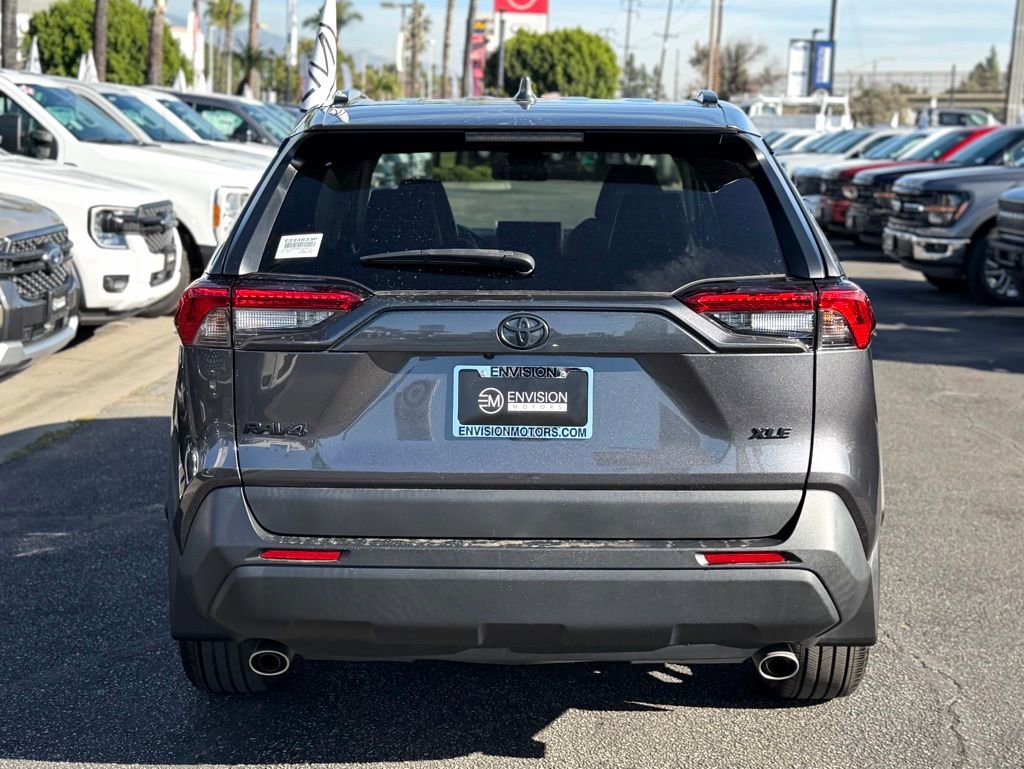 Used 2023 Toyota RAV4 XLE Premium image 7