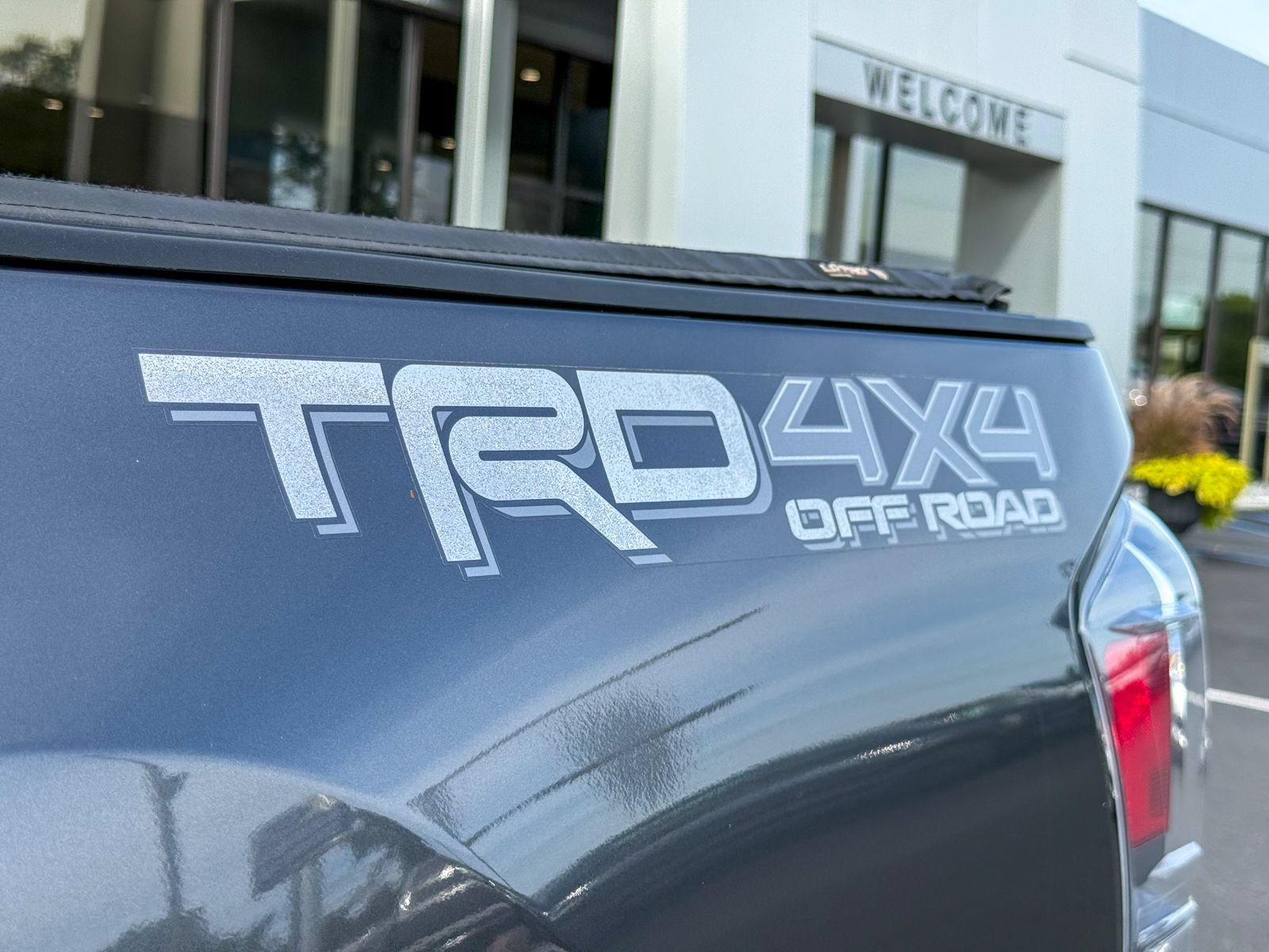 Used 2021 Toyota Tacoma TRD Off-Road AWD/4WD image 4
