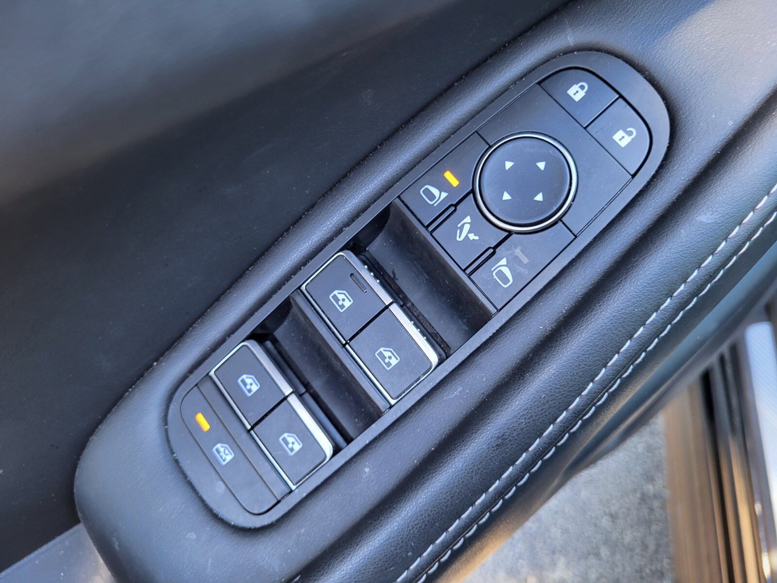 Used 2025 INFINITI QX60 Pure image 18