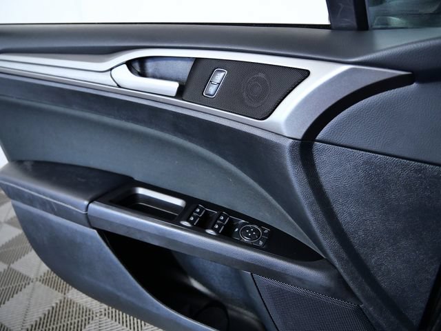Certified 2017 Ford Fusion SE w/ Fusion SE Technology Package FWD image 26