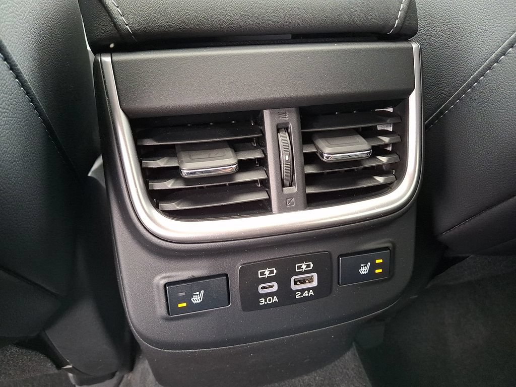 Used 2023 Subaru Outback Touring AWD/4WD image 11