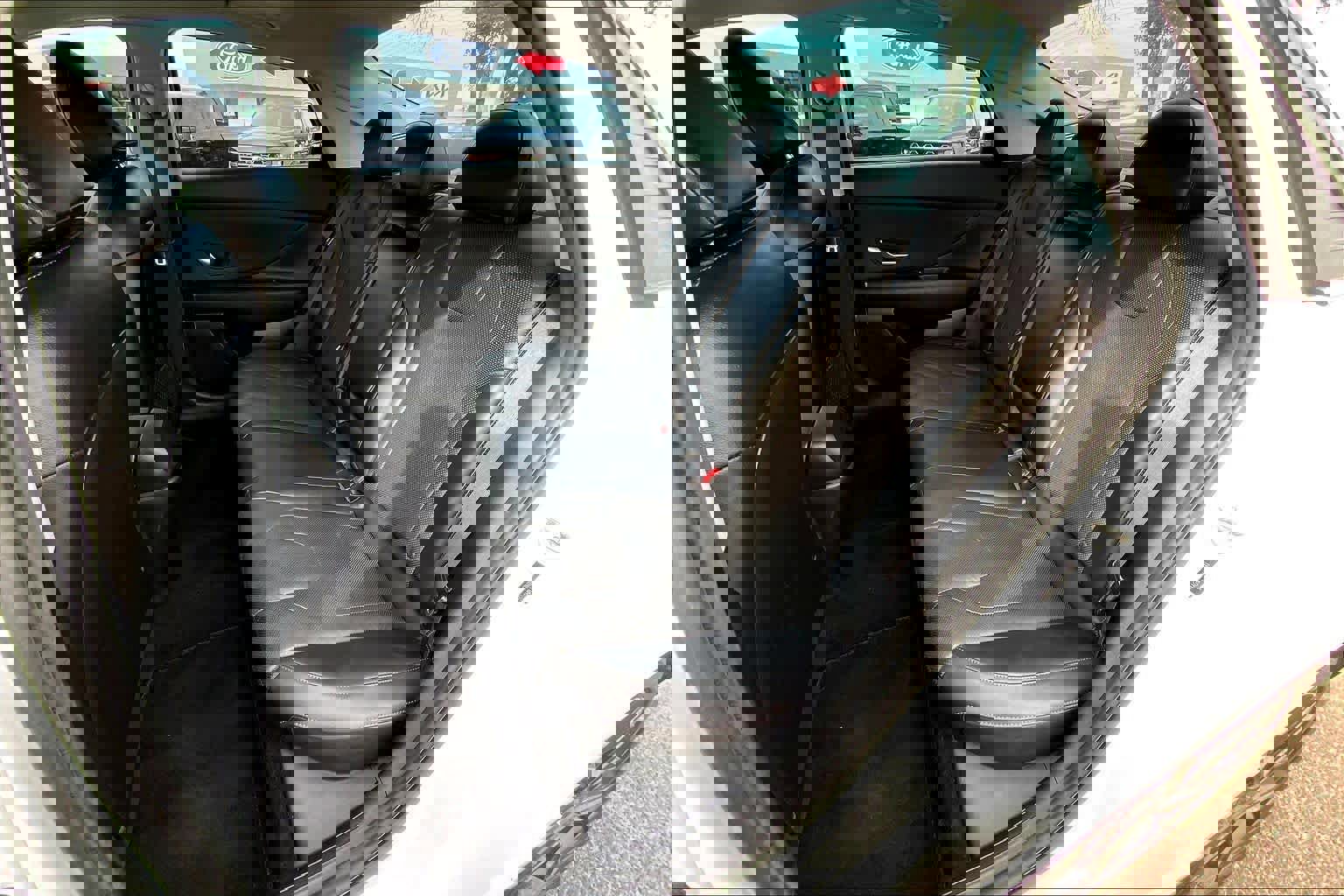 Used 2023 Hyundai Elantra Limited image 20