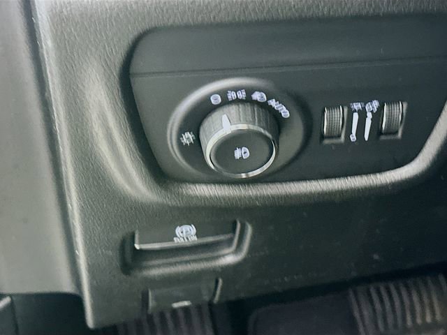 Used 2023 Jeep Grand Cherokee L Limited AWD/4WD image 15