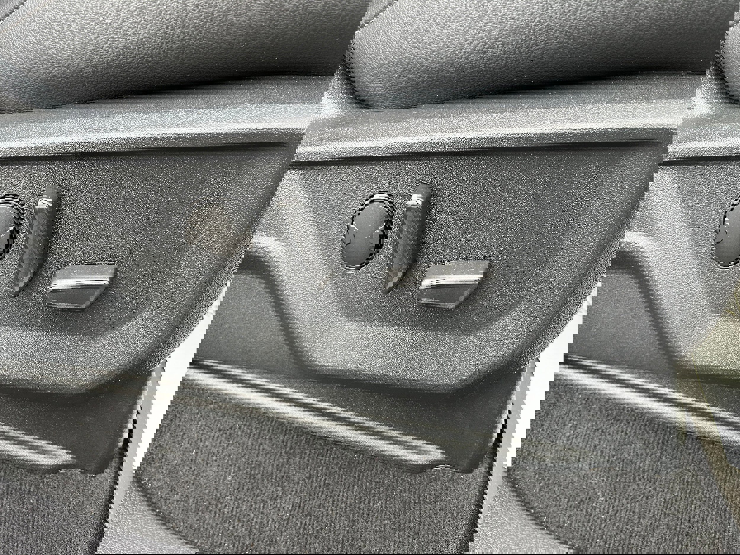 Certified 2025 Ford F550 Lariat image 18