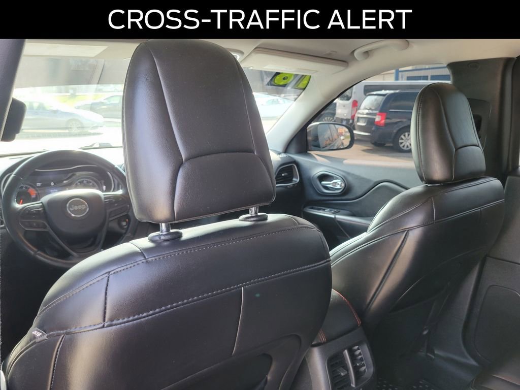 Used 2019 Jeep Cherokee Trailhawk image 13