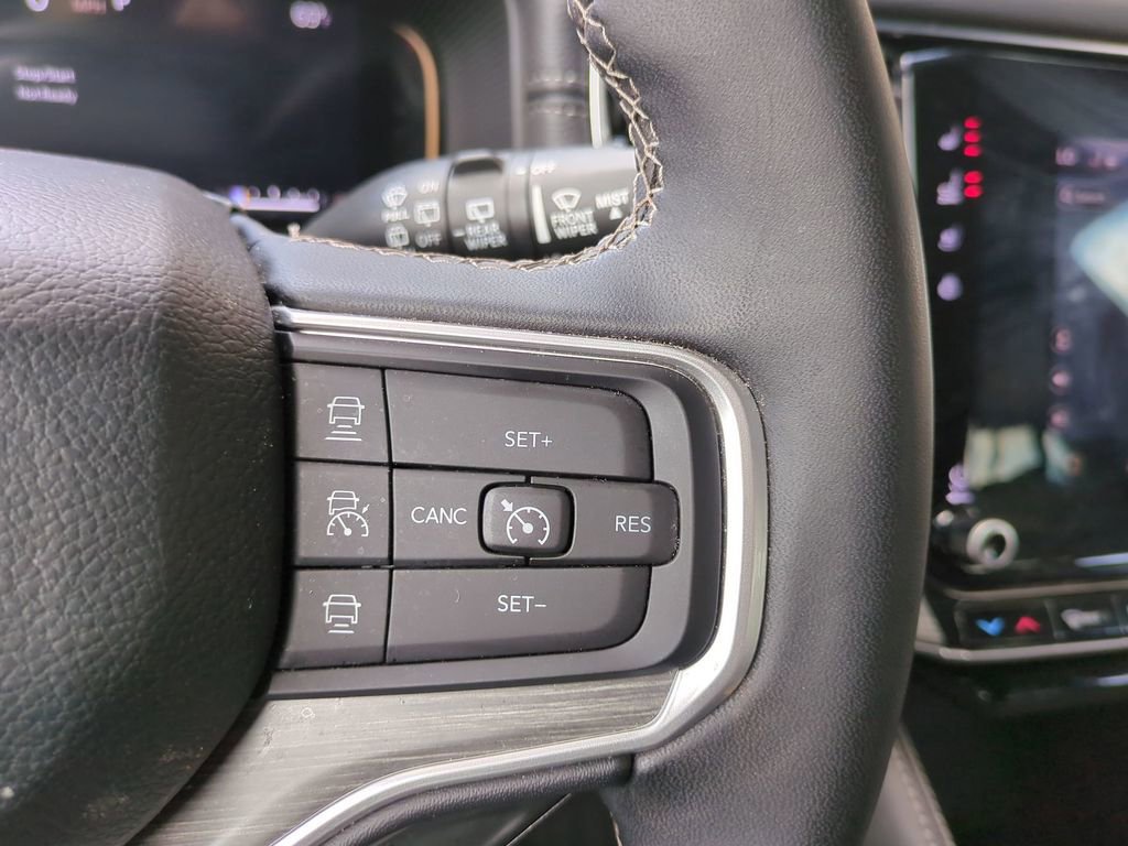 Used 2024 Jeep Wagoneer L Series II w/ Flexible Seating Group image 29