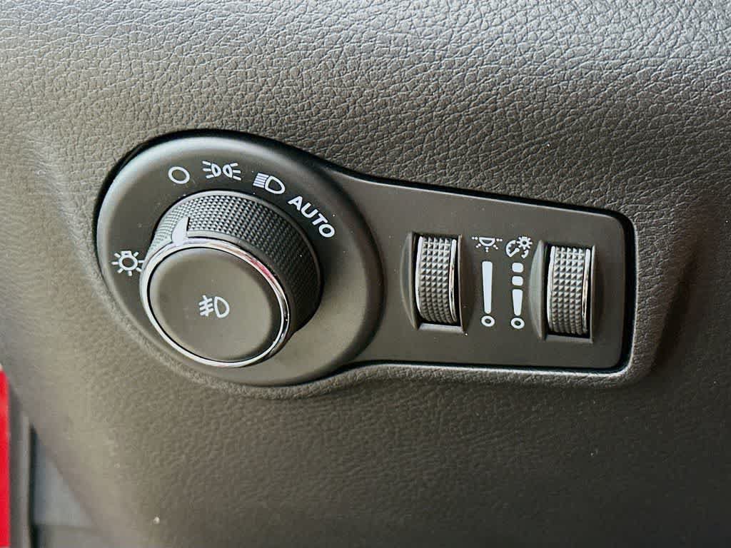 Used 2023 Jeep Compass Latitude AWD/4WD image 27