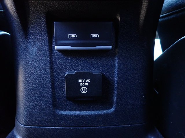 Used 2021 Jeep Wrangler Unlimited Rubicon w/ Cold Weather Group AWD/4WD image 9