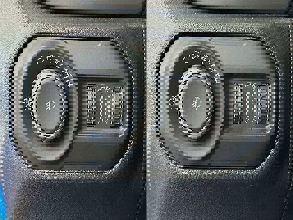 Used 2022 Jeep Wrangler Unlimited Sahara image 26