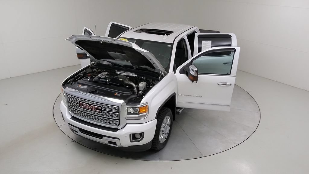 Used 2019 GMC Sierra 2500 Denali w/ Suspension Package, Off-Road AWD/4WD image 47
