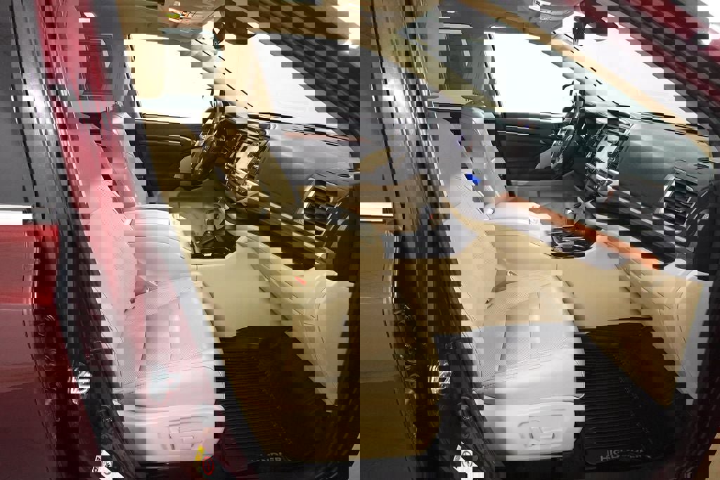 Used 2018 Toyota Highlander Limited Platinum w/ Carpet Mat Package (TMS) image 34