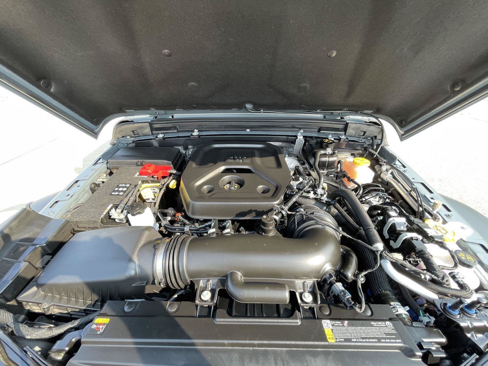 Used 2025 Jeep Wrangler Unlimited Sport AWD/4WD image 30