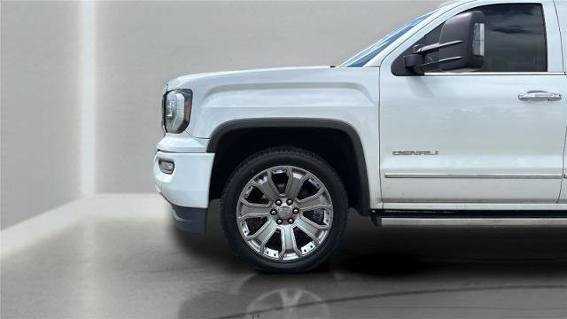 Used 2017 GMC Sierra 1500 Denali w/ Denali Ultimate Package AWD/4WD image 3
