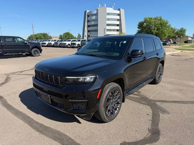Used 2024 Jeep Grand Cherokee L Summit AWD/4WD image 6