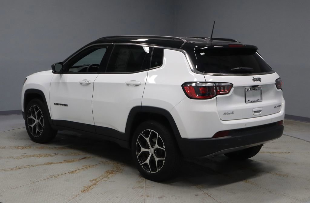 Used 2024 Jeep Compass Limited AWD/4WD image 3
