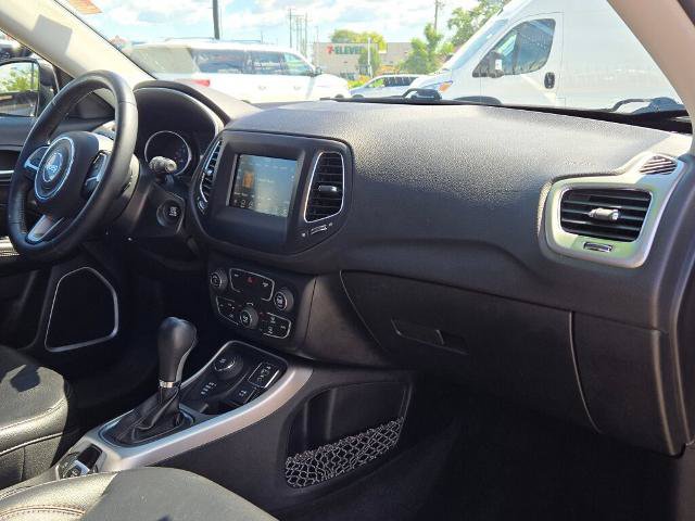 Used 2018 Jeep Compass Latitude w/ Popular Equipment Group AWD/4WD image 6