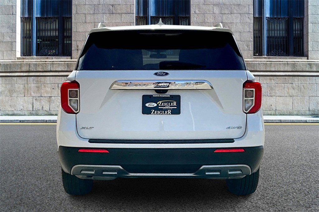 Certified 2022 Ford Explorer XLT w/ Equipment Group 202A image 4