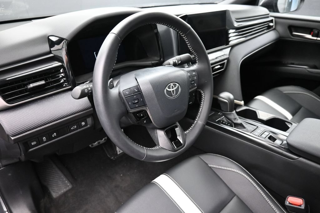 Used 2026 Toyota Camry SE FWD image 16
