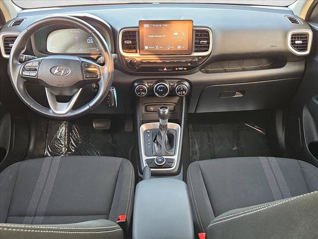 Used 2023 Hyundai Venue SEL FWD image 17
