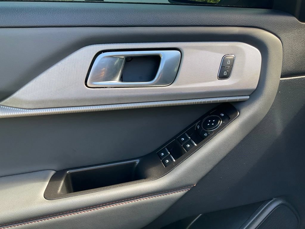 Certified 2025 Ford Explorer Active AWD/4WD image 20