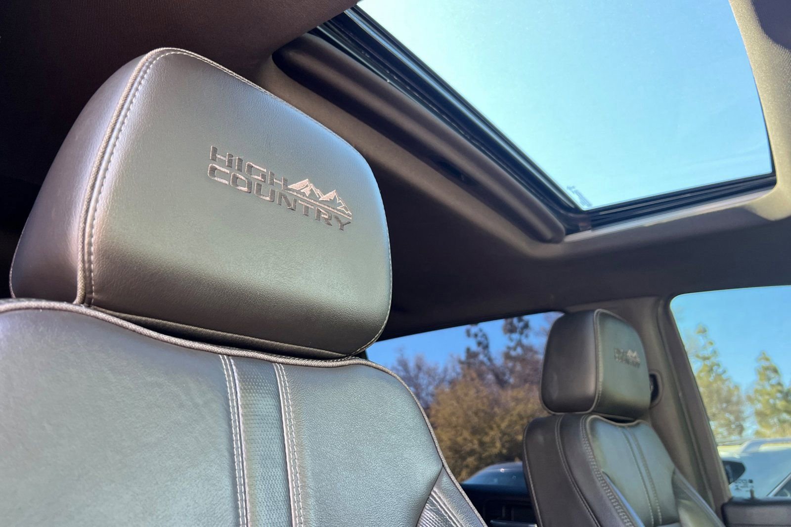 Used 2020 Chevrolet Silverado 1500 High Country w/ Technology Package image 17