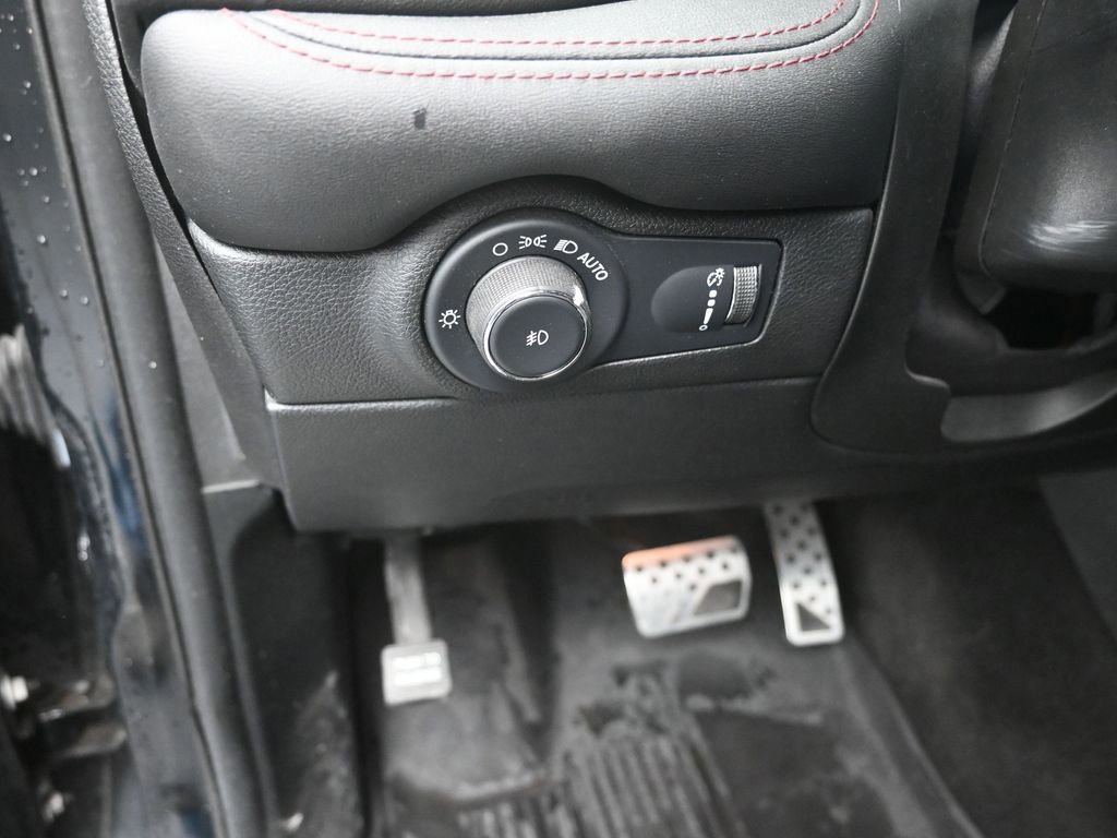 Used 2022 Dodge Durango R/T w/ Tow 'N Go Package image 19