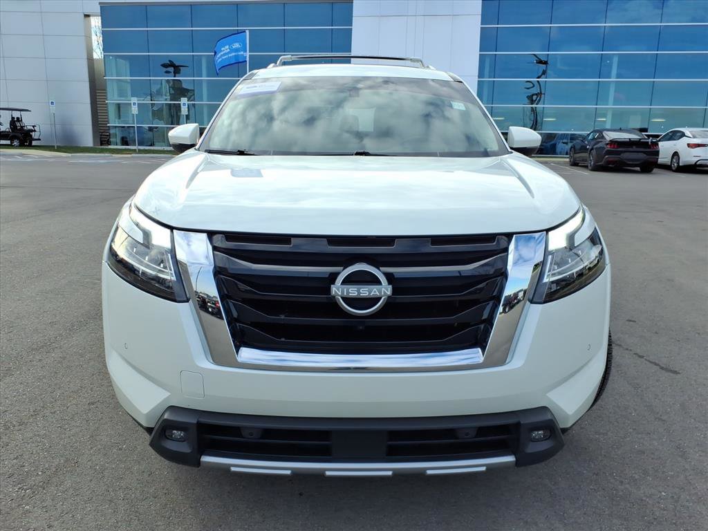 Used 2023 Nissan Pathfinder Platinum image 8