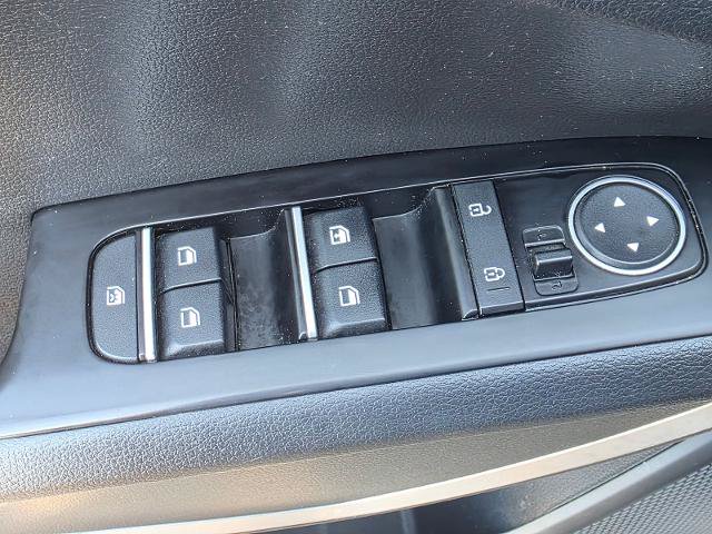 Used 2025 Kia Soul S FWD image 27