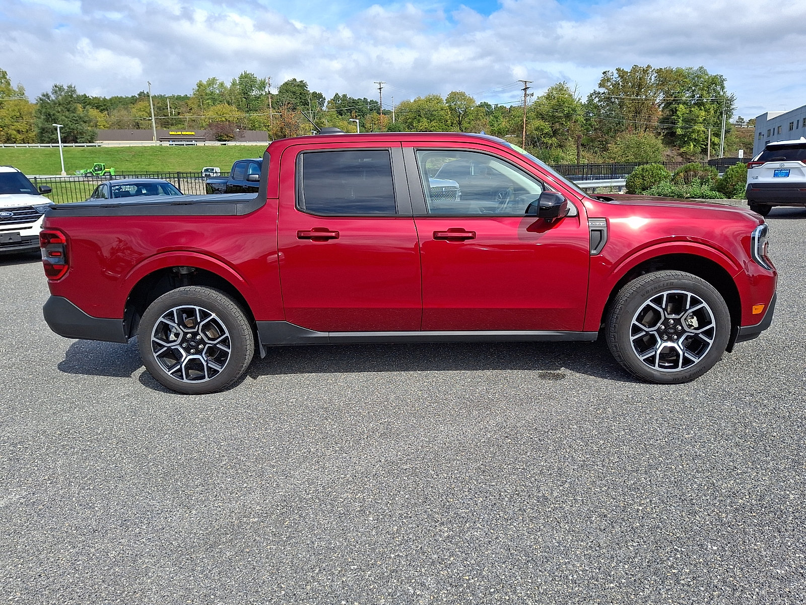 Certified 2025 Ford Maverick Lariat w/ 4K Tow Package AWD/4WD image 8