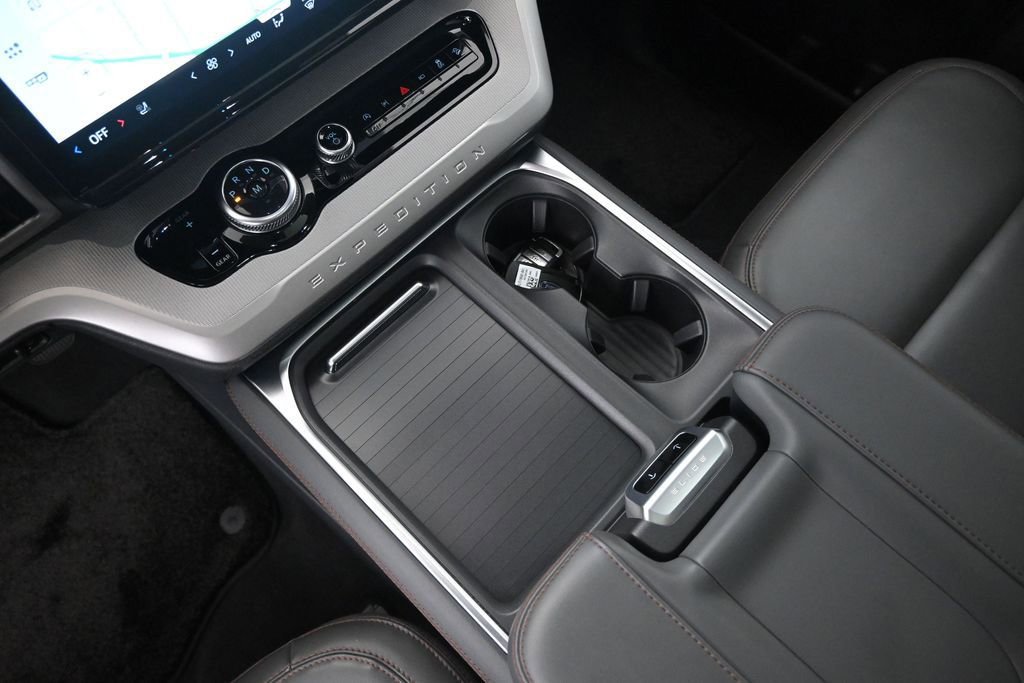 Certified 2025 Ford Expedition Active AWD/4WD image 28