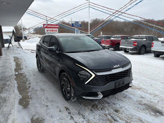 Used 2023 Kia Sportage LX image 2