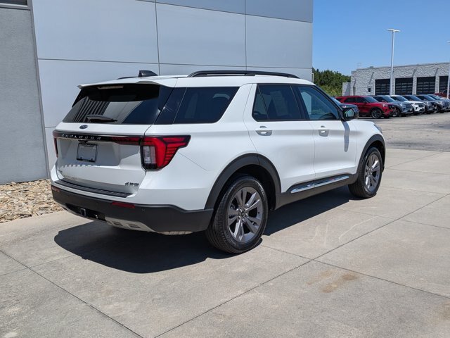 Certified 2025 Ford Explorer Active w/ Active Comfort Package AWD/4WD image 4