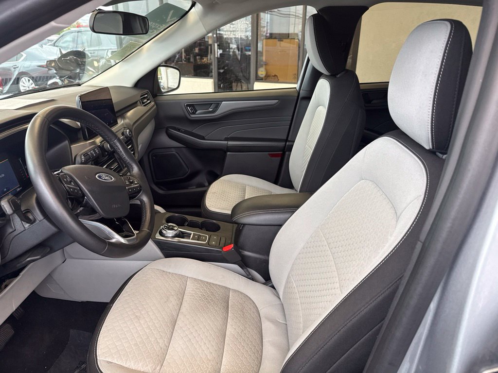 Certified 2023 Ford Escape Active AWD/4WD image 11