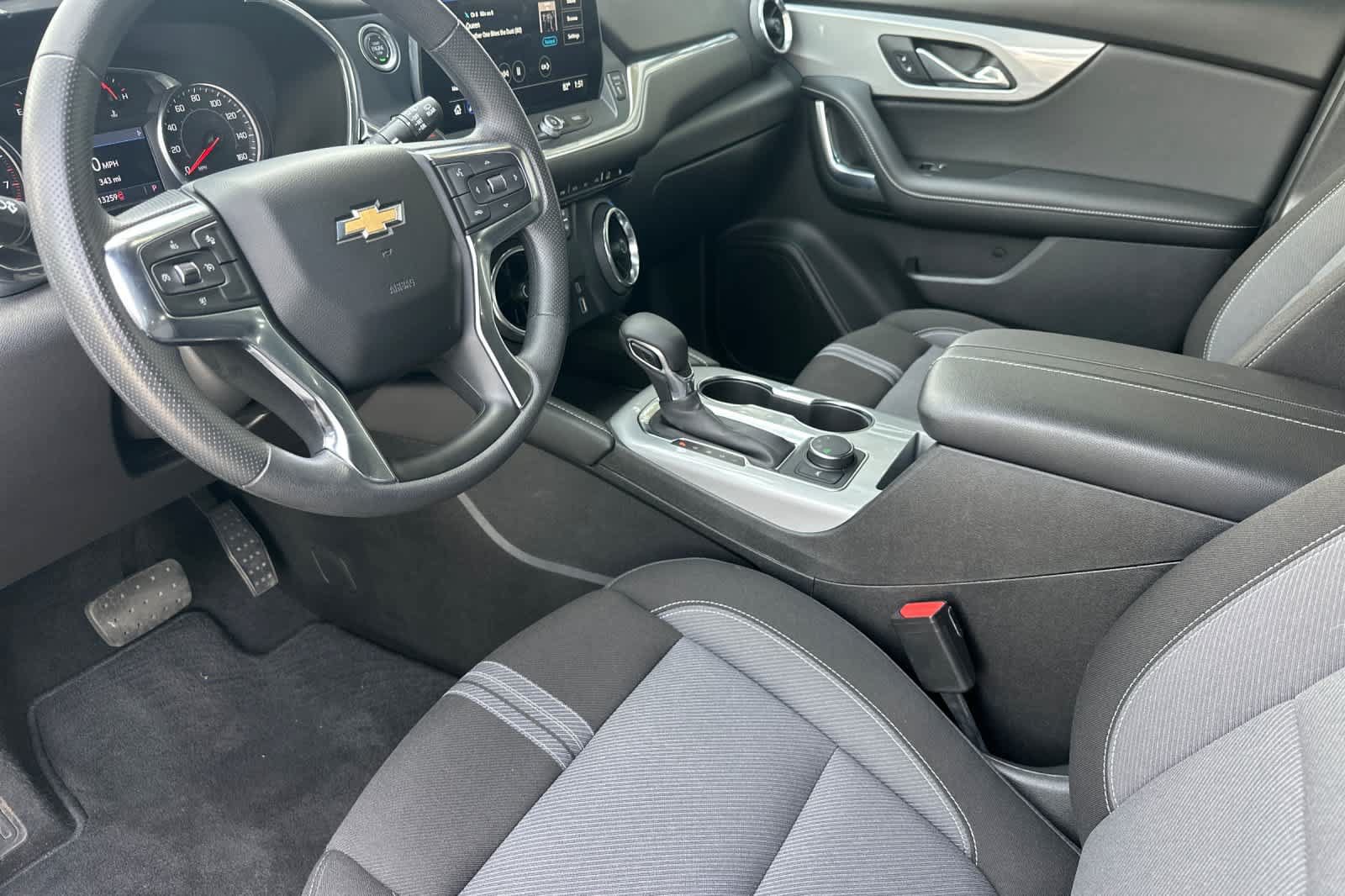Used 2025 Chevrolet Blazer LT AWD/4WD image 11