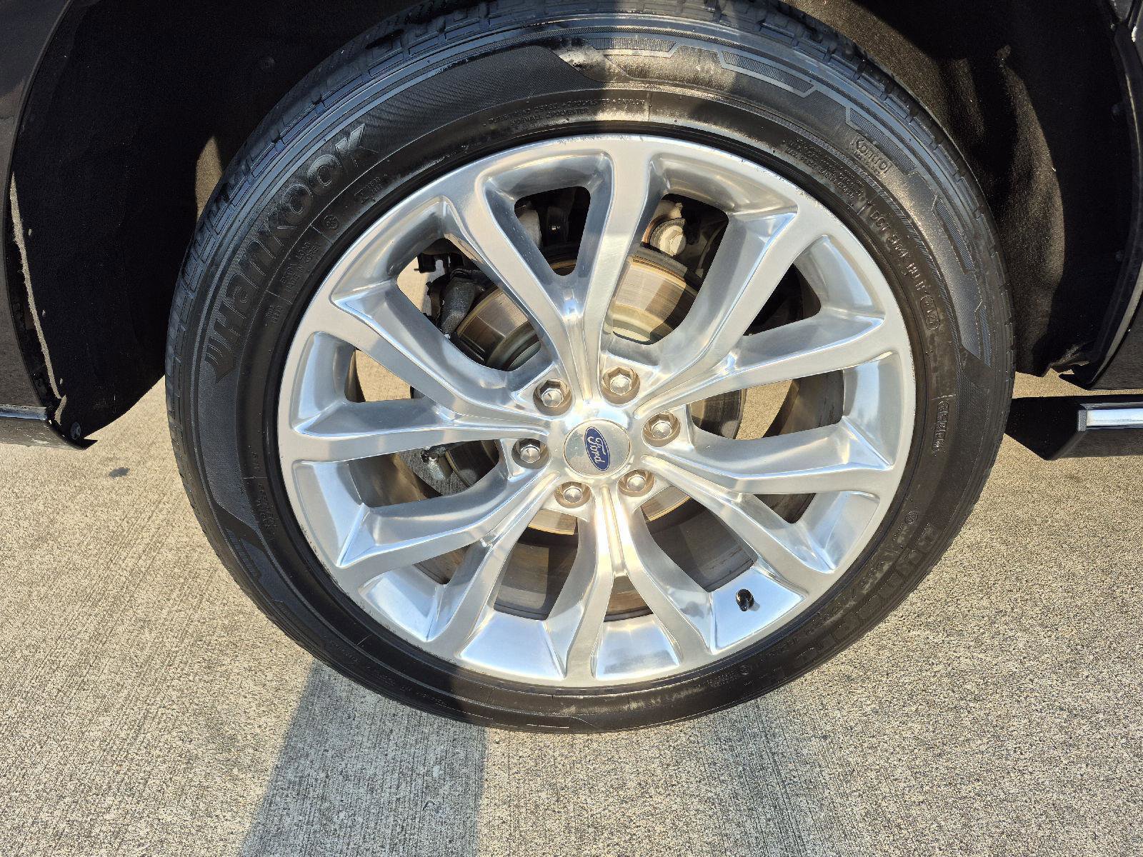 Certified 2018 Ford Expedition Max Platinum image 9