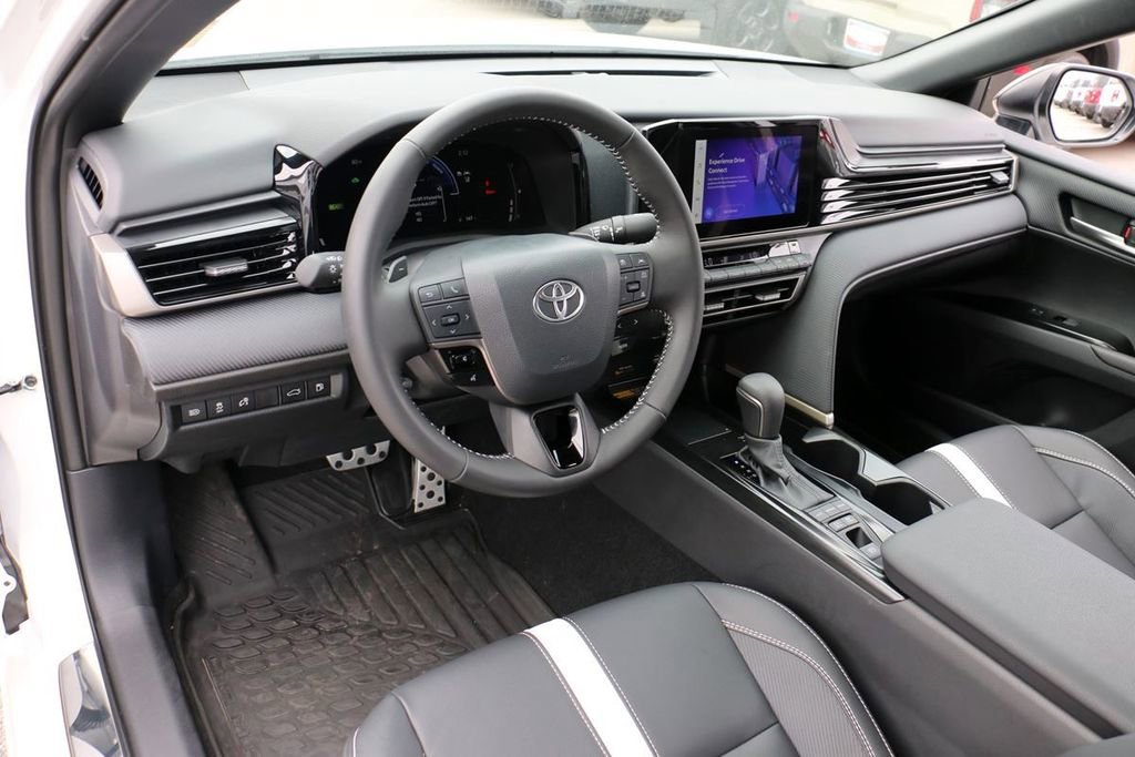 Used 2026 Toyota Camry XLE w/ Convenience Package image 17