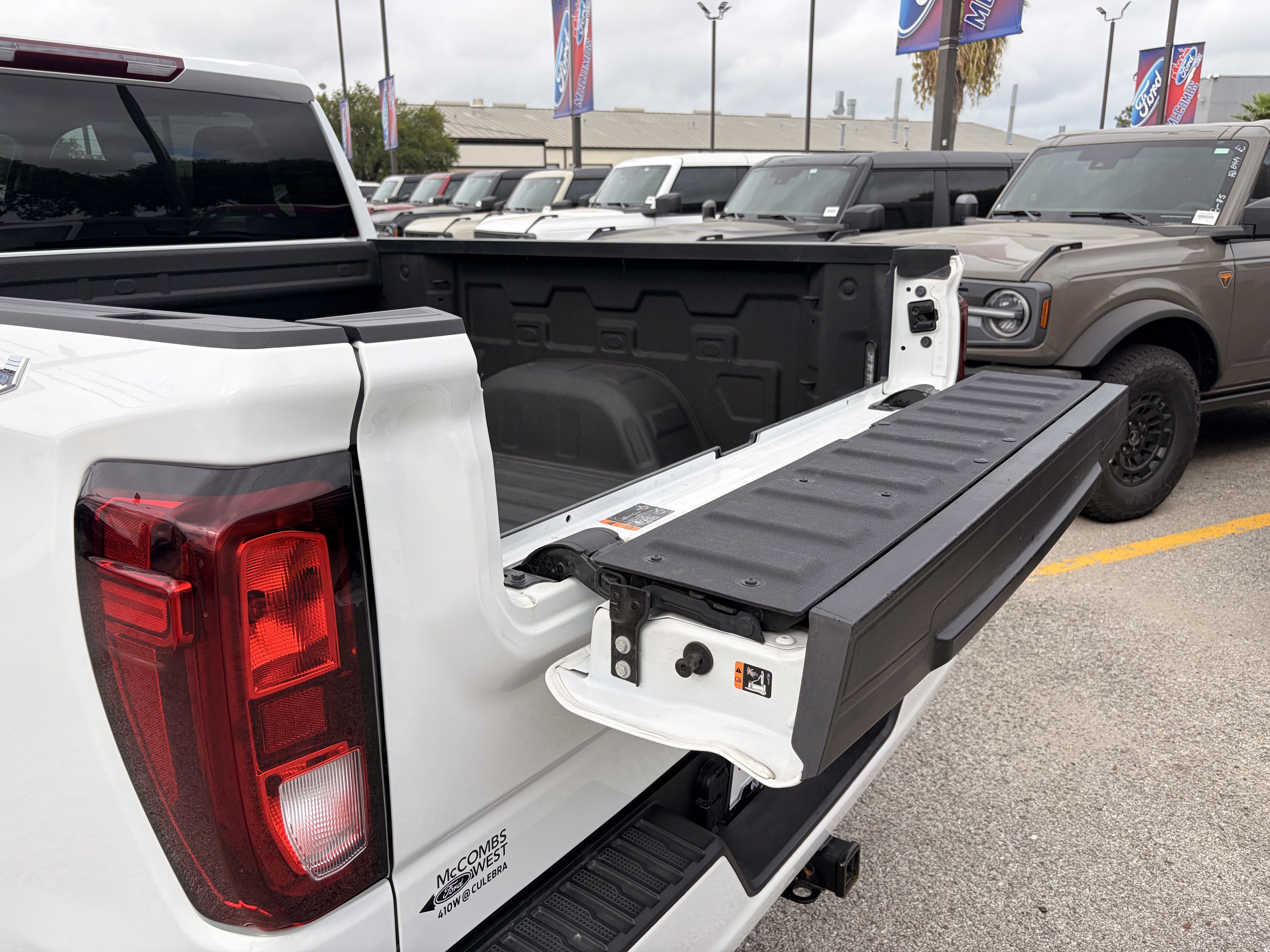 Used 2024 GMC Sierra 1500 Elevation AWD/4WD image 9