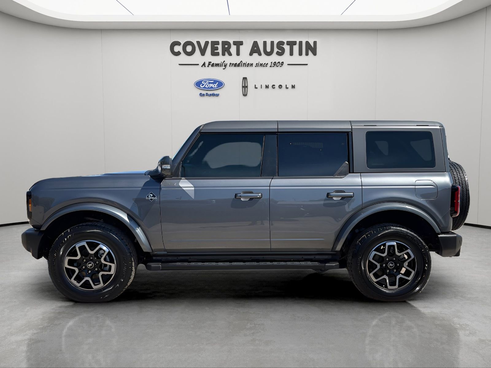 Certified 2024 Ford Bronco Outer Banks AWD/4WD image 2